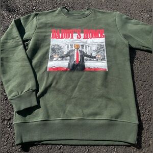 Donald Trump‎ Presidential MAGA Daddy's Home Green Crewneck Sweater S